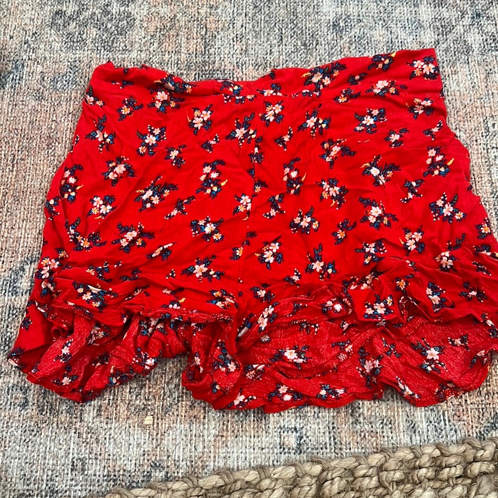American eagle flower shorts.